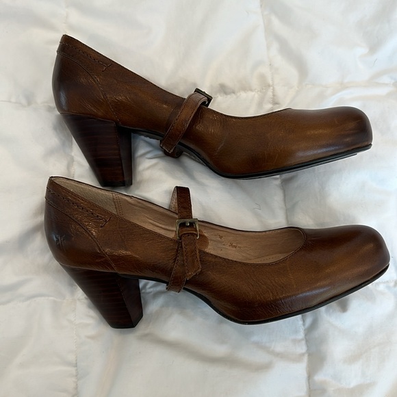 Size 10 Frye Lois Mary Jayne round toe pump. - Picture 10 of 12